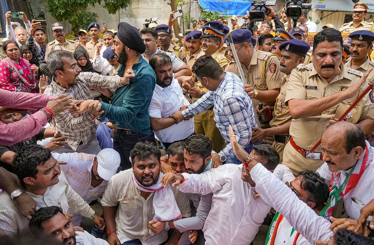 Opposition protests in Maharashtra |